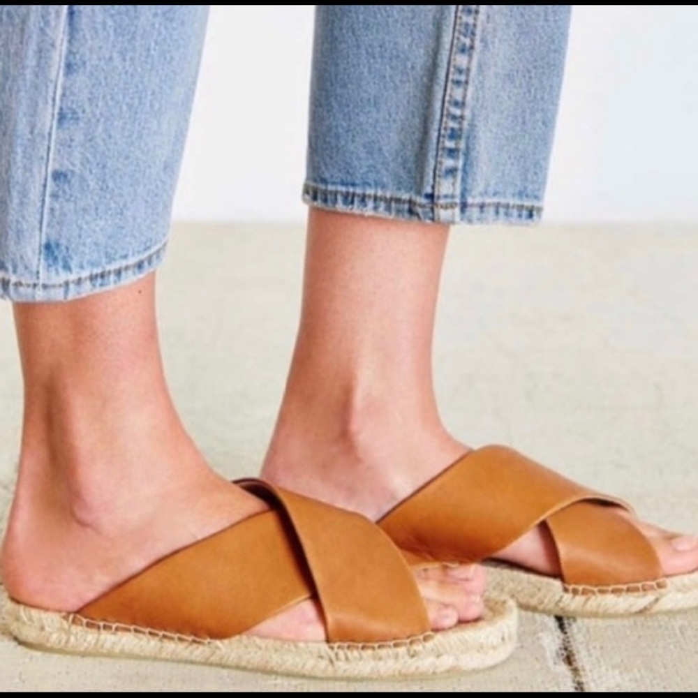 Soludos tan sandals Size 9